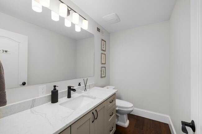 Building Photo - 7874 SW Bayberry Dr