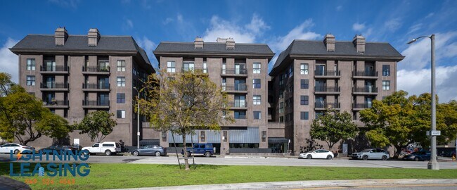 Building Photo - 8811-8813 Burton Way