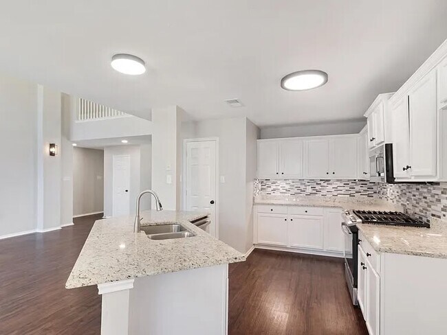 Building Photo - 4729 Woodhaven Ln