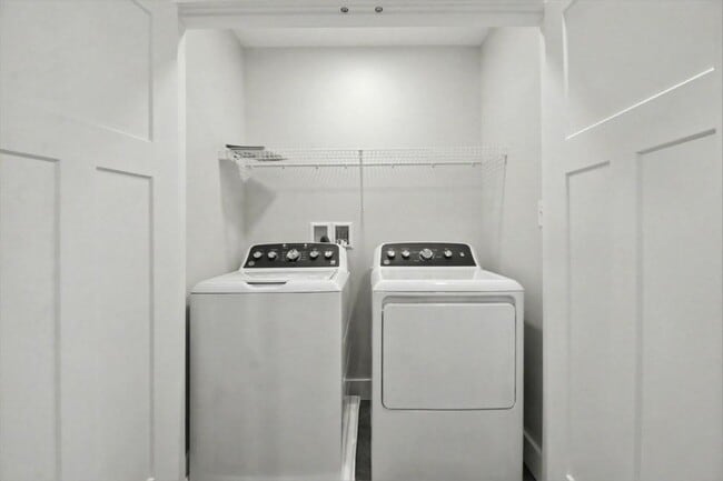 Building Photo - 1355 Valley Green Rd