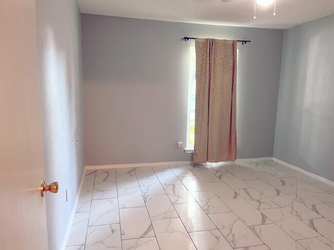 Building Photo - 3915 Addicks Clodine Rd