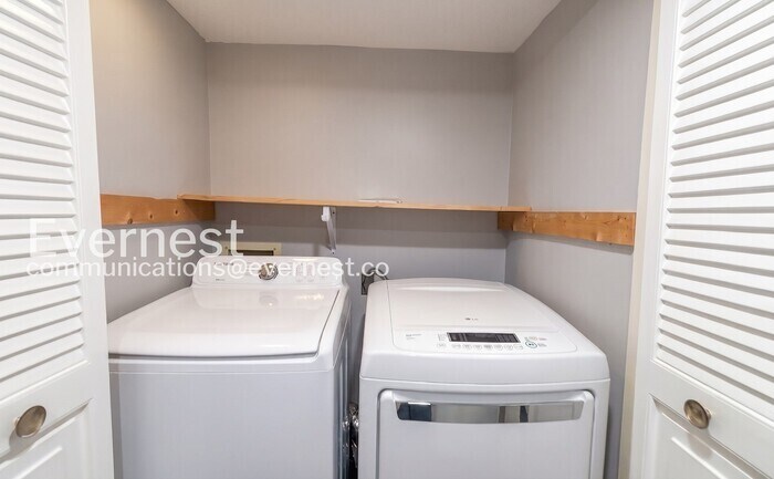 Building Photo - 8421 Hearth Dr