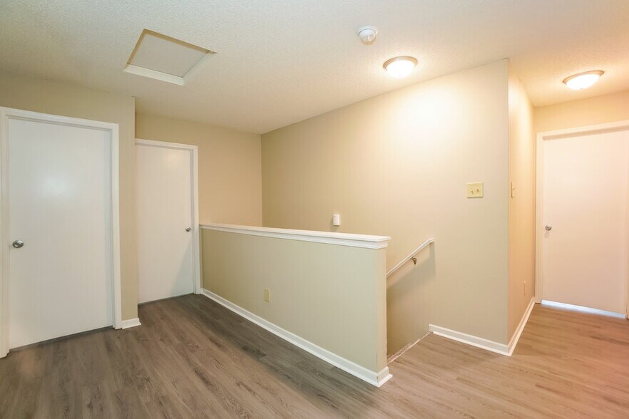 Building Photo - 9033 Southernwood Way