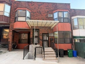 Building Photo - 102-39 66th Ave