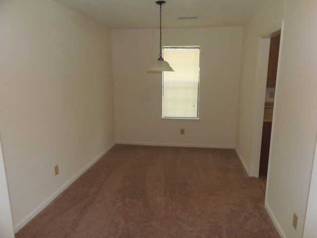 Building Photo - Charming 1 Story Brick Home