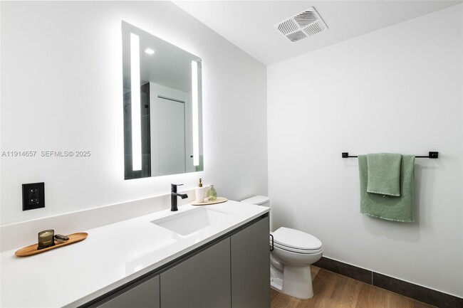 Building Photo - 307 SW 5th St