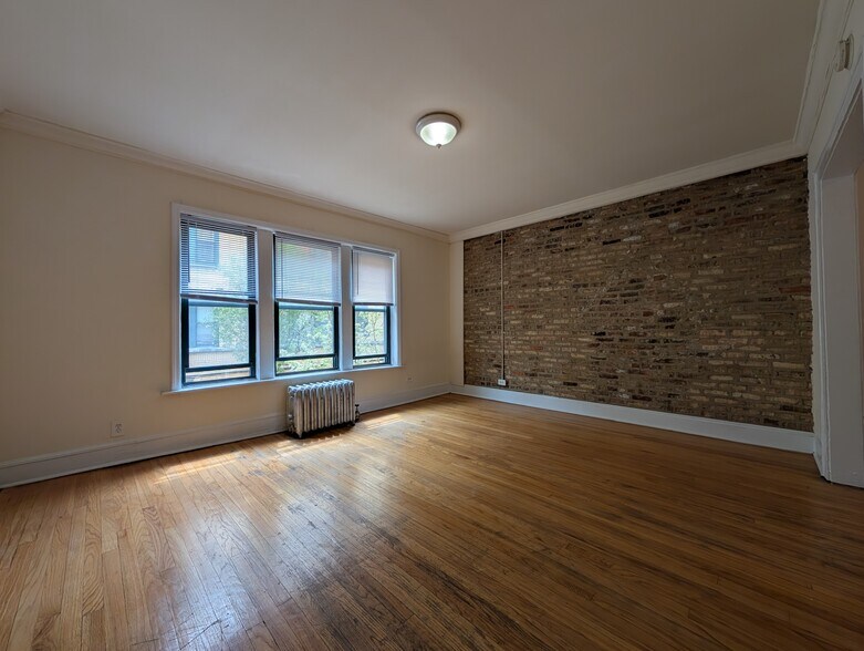 Building Photo - 2322 N Spaulding Ave