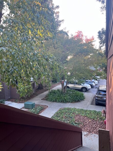 Building Photo - 820 Catkin Ct