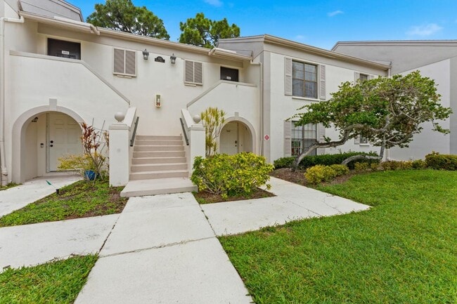 Building Photo - 2431 Heron Terrace