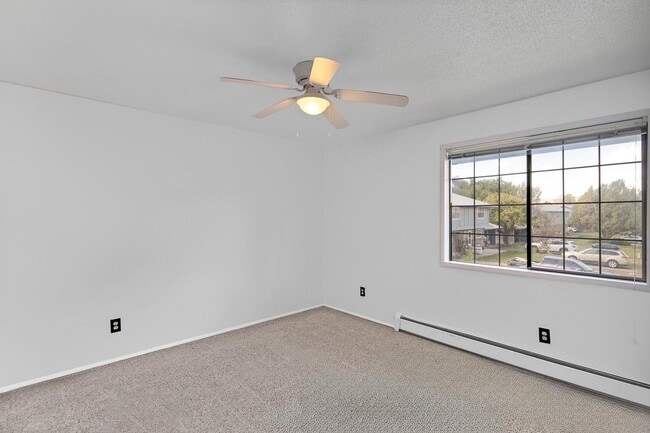 Building Photo - 2 Bedroom Condo near CMU
