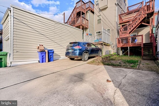 Building Photo - 1108 Baylis St