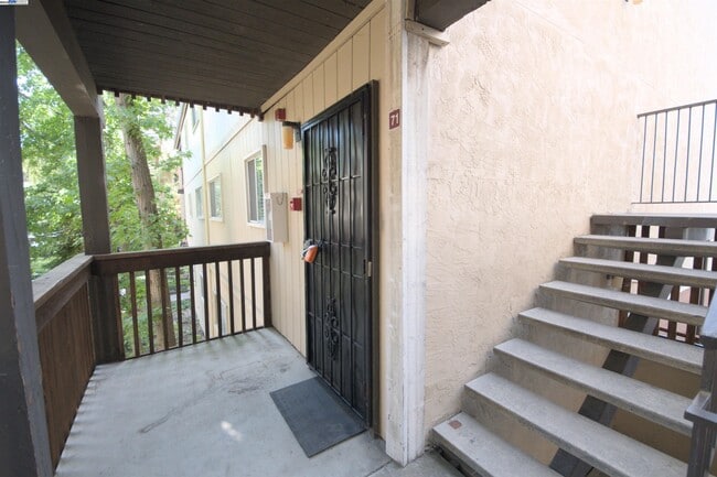 Building Photo - 1060 Oak Grove Rd