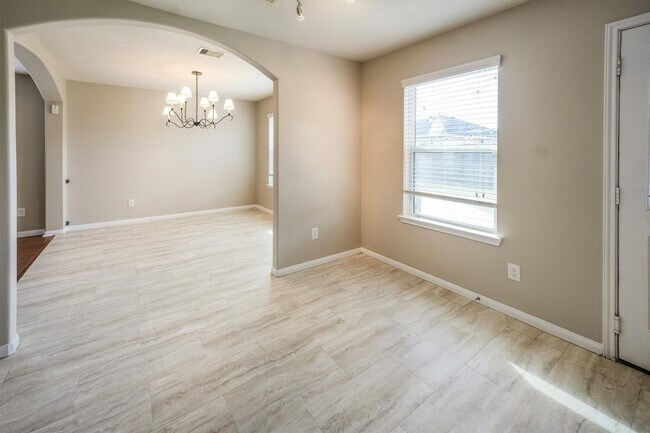 Building Photo - 10902 Barker View Dr