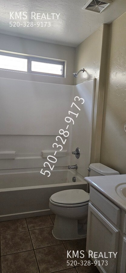 Building Photo - 7178 S Oakbank Dr