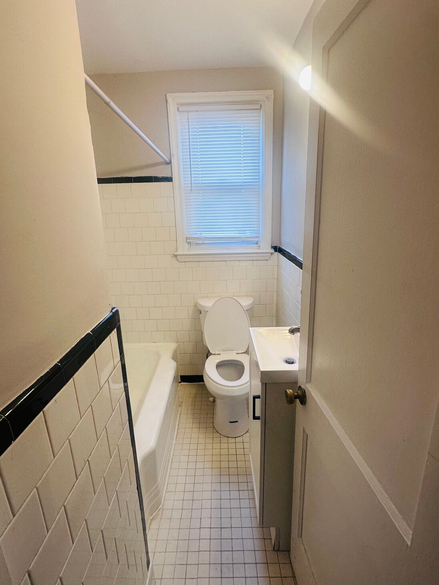 Building Photo - 3329 Ingleside Ave