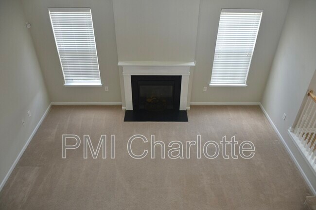 Building Photo - 307 Glennallen Rd