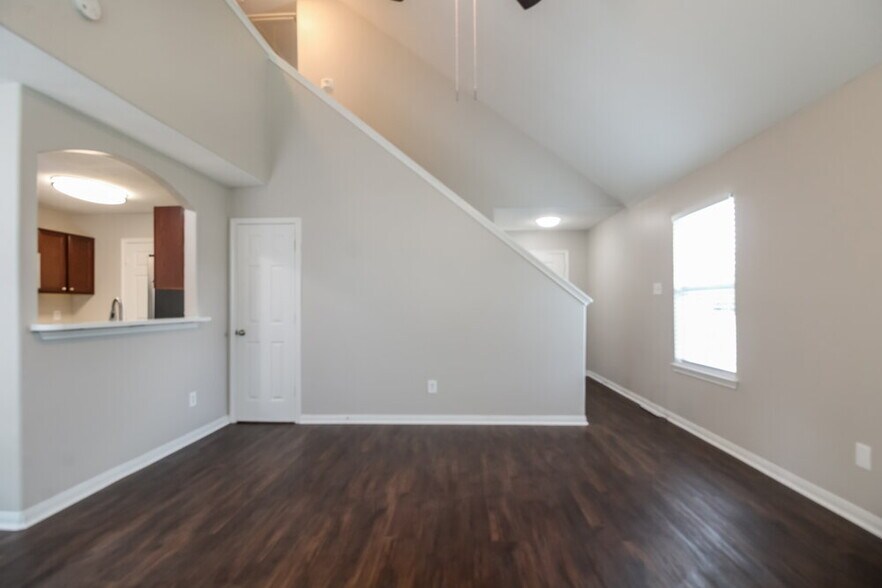 Building Photo - 15474 Bammel Oaks Ct