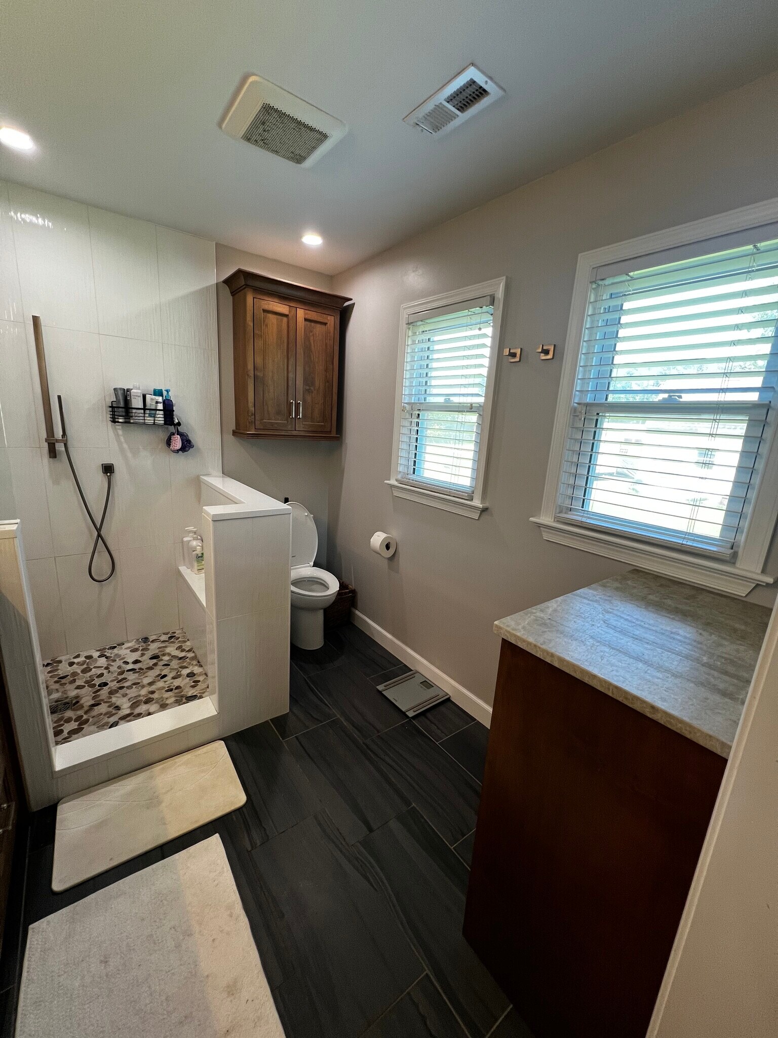 Building Photo - 101 Mary Ann Dr