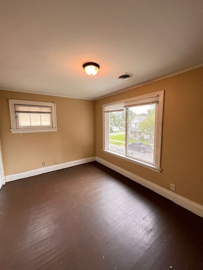 Building Photo - Cozy 2-Bedroom Apartment in a Prime Locati...