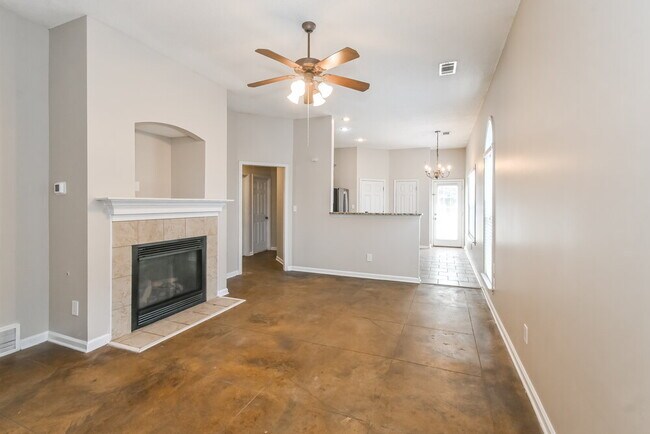 Building Photo - 6951 Parkbrook Ln