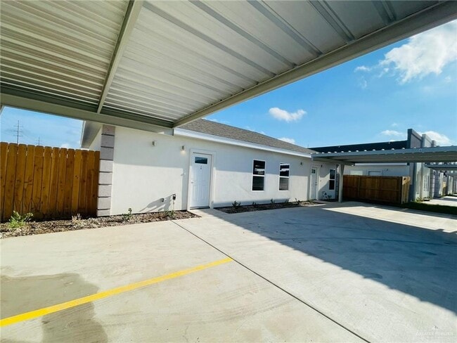 Building Photo - 3013 W Driftwood St