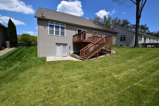 Building Photo - 18416 Summer Wind Ln