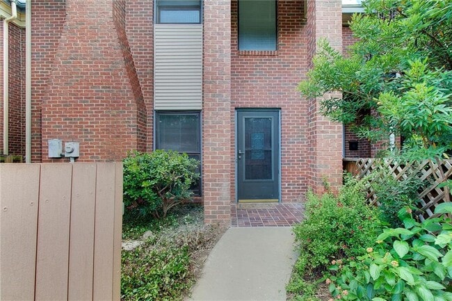 Building Photo - 3306 Foster Ln