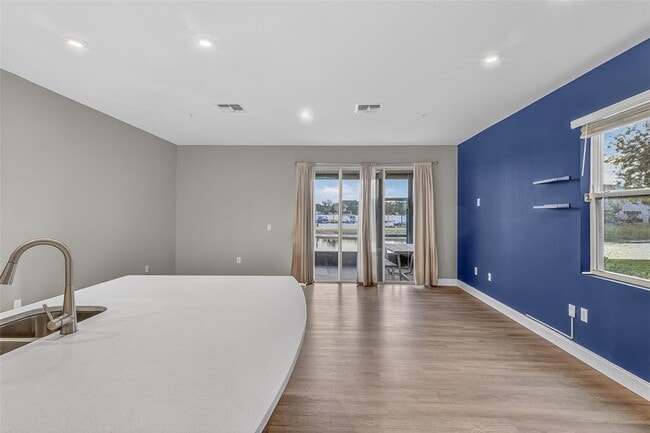 Building Photo - 2126 Crystal Bell St