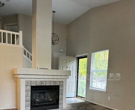 Building Photo - 1243 S Zeno Way