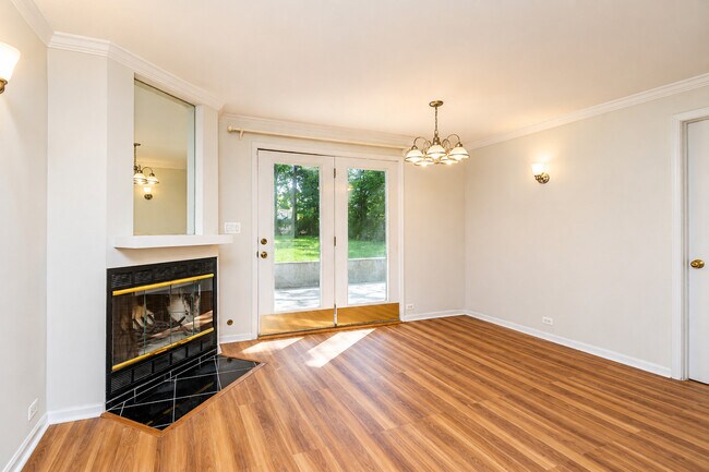 Building Photo - 1305 1st St