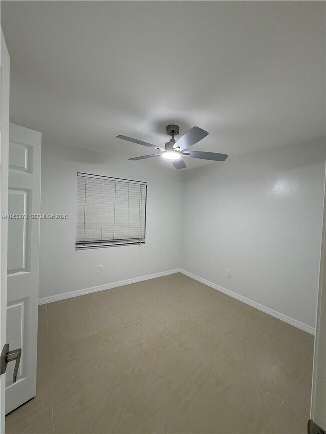 Building Photo - 20730 NE 8th Ct