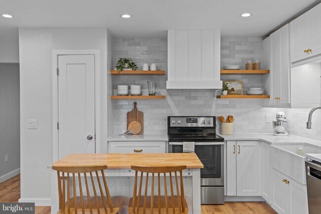 Building Photo - 1232 Peggy Dr