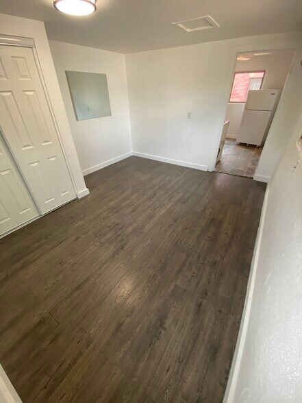 Front room from SE corner - 508 5th St SW