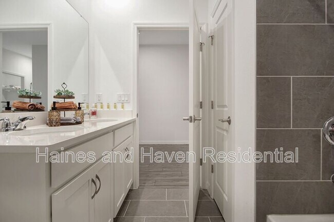 Building Photo - 4136 Lavender Ct