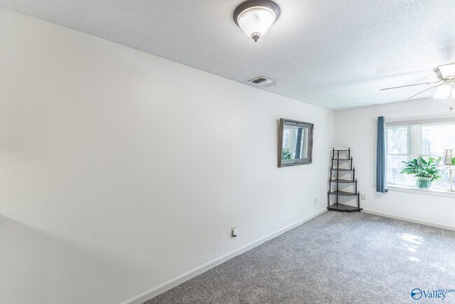 Building Photo - 2124 Greenwood Pl SW