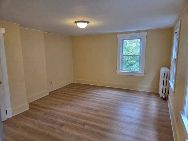 Building Photo - 153 Hamilton St