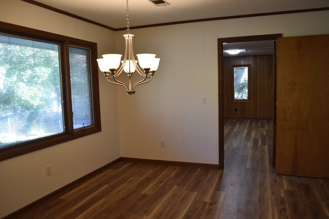 Building Photo - 959 Pleasant Valley Rd
