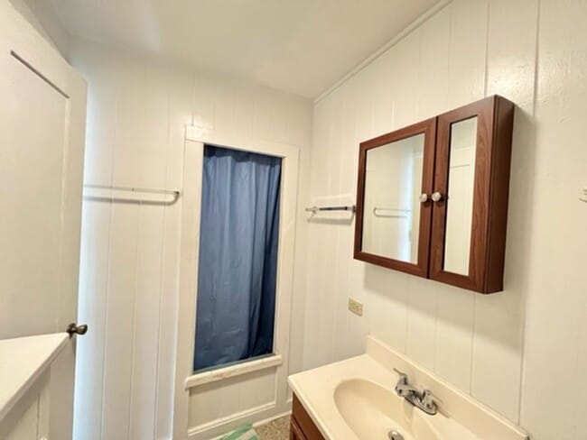 Building Photo - 3br/1ba Single Family House in the Nuuanu/Punchbowl Neighborhood