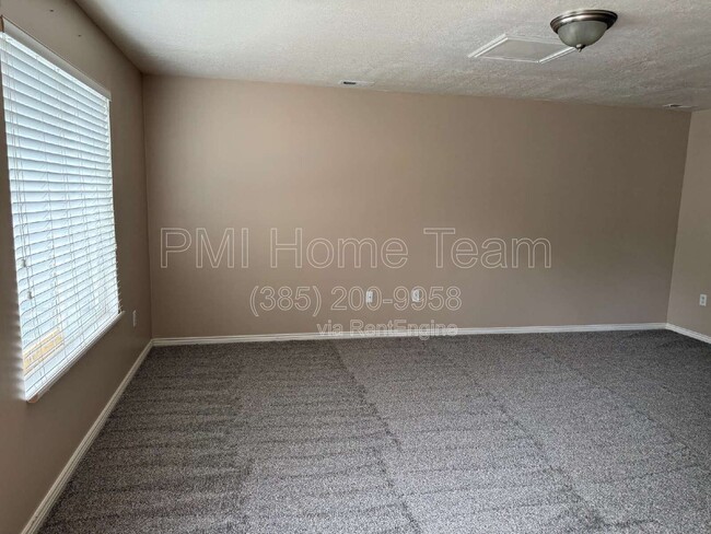 Building Photo - 652 W 800 N