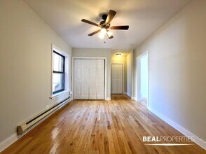 Building Photo - 0 bedroom in CHICAGO IL 60657