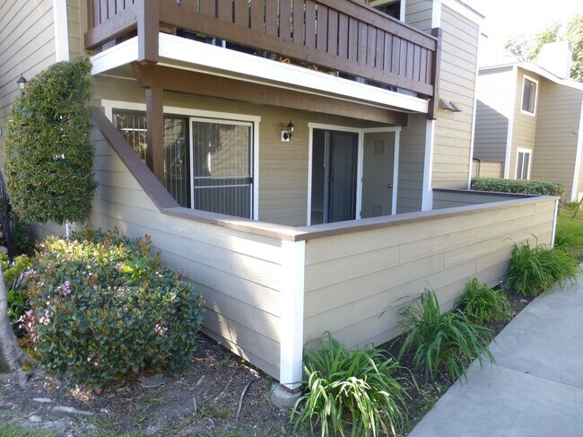 Building Photo - 6096 Terrace Ln