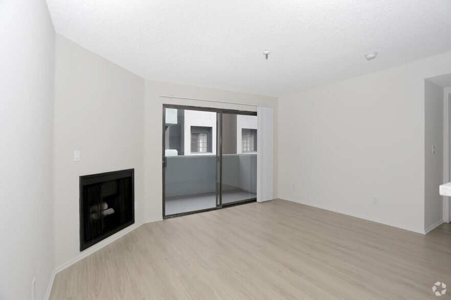 2BR, 2BA - 875 SF - Hollywood Terrace Apartments