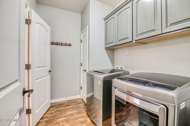 Building Photo - 14509 Holly Springs