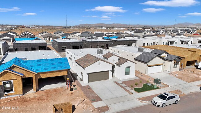 Building Photo - 15233 Expectation Ave