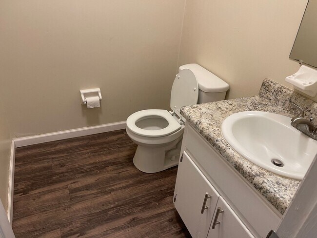 Building Photo - Portland Townhomes