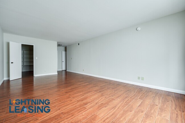 Building Photo - 813 S Shenandoah St