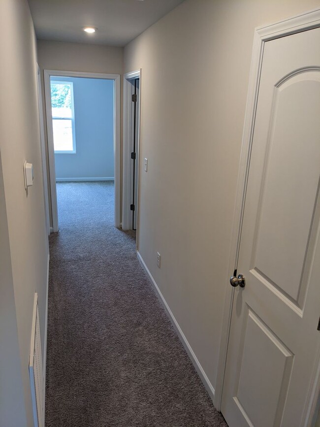 Building Photo - 2-Story Townhome-Salisbury