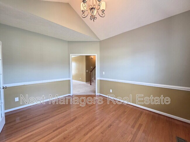 Building Photo - 1612 Middle Creek Cir