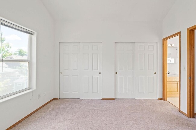 Building Photo - Charming 3-bdrm/2-bath Slender Home in Roseway. Fenced backyard, 1-car garage