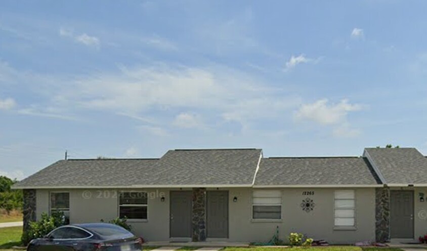 Building Photo - 12264 Maltz Ave